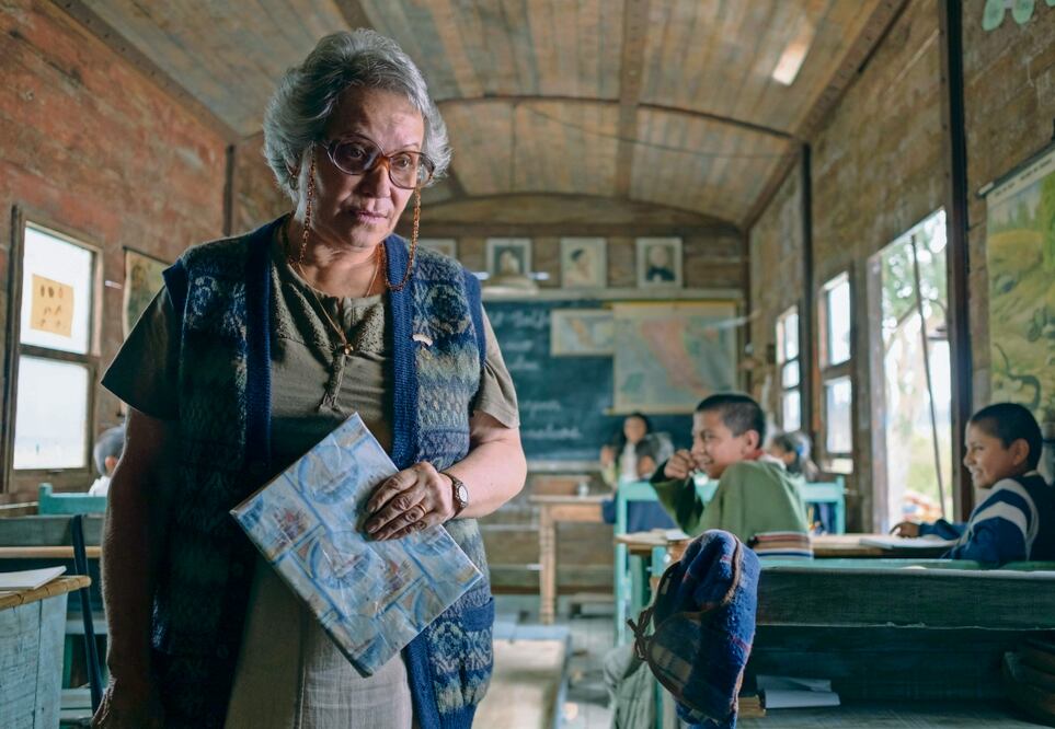 La crítica ha considerado a esta historia, donde Adriana es docente, como una oda a los maestros comprometidos con la enseñanza, Foto: Netflix