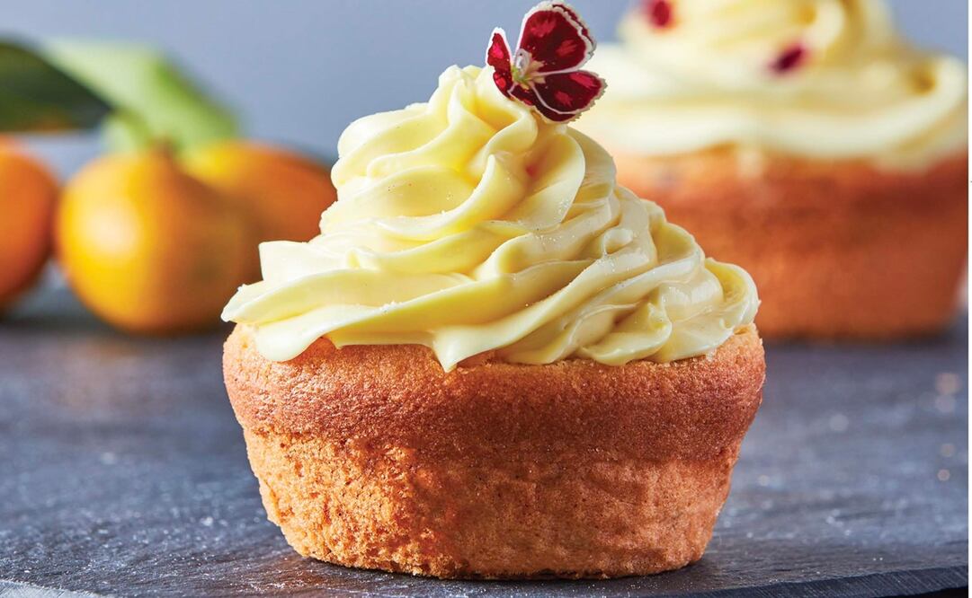 Cupcake con naranja y grillo / Foto: Cortesía Larousse cocina 