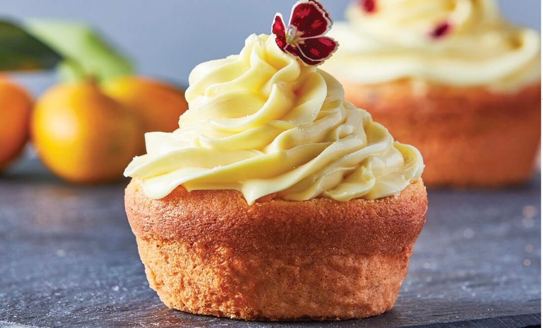Cupcake con naranja y grillo / Foto: Cortesía Larousse cocina