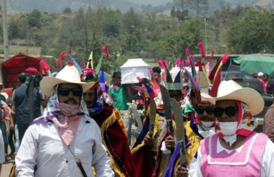 Despiden a víctimas de explosión de pirotecnia en San Isidro, Chilchotla