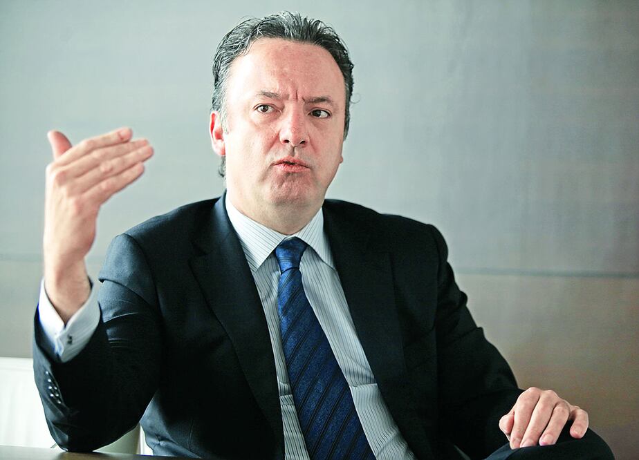 El empresario constructor Federico Martínez Urmeneta afirma que tiene 12 años de trabajar con gobiernos priístas y 12 con panistas; con López Obrador, entonces del PRD, hizo la primera parte de los segundos pisos, entre otras obras (EL UNIVERSAL)