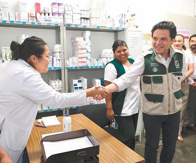 Acto de presencia. El director del IMSS, Zoé Robledo, en Chiapas. Foto/TOMADA DE TWITTER