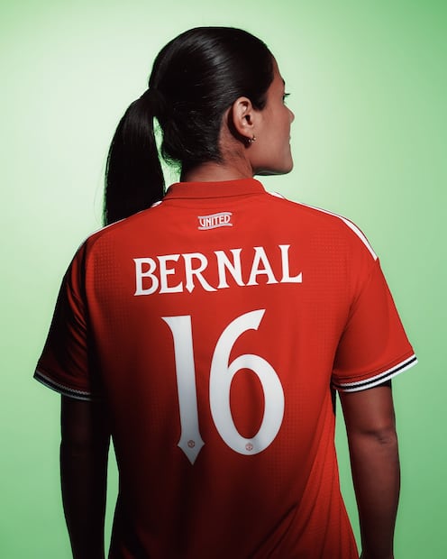 Rebeca Bernal portará el número 16 con las Red Devils. FOTO: @ManUtdWomen