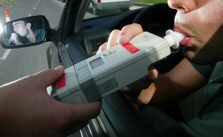 Proponen que bares y antros apliquen pruebas de alcoholemia a clientes; deberá gestionar transporte si conductor excede el límite