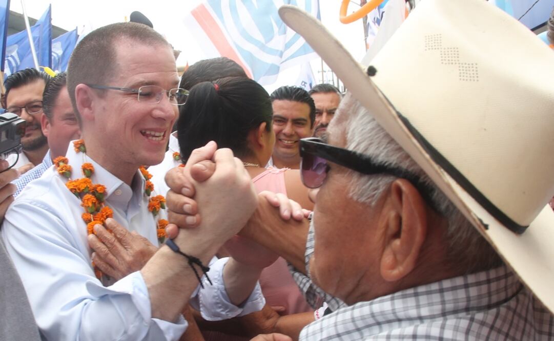 Ricardo Anaya, candidato de la coalición “Por México al Frente” a la presidencia durante mitin en avenida Independencia en Álamo, Veracruz. (FOTO: Ariel Ojeda. EL UNIVERSAL)