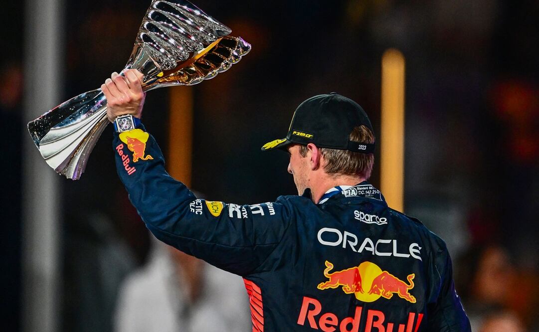 Max Verstappen en el podio del Gran Premio de Abu Dabi - Foto: AFP
