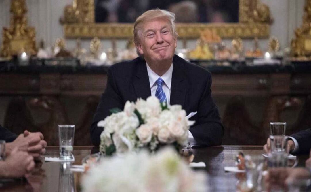 "@realdonaldtrump querría felicitarte un Año Nuevo Chino", indicaba uno de los mensajes, en referencia al feriado del sábado