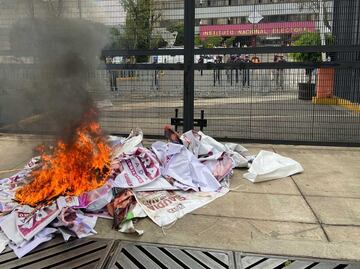 VIDEO: Maestros de la CNTE protestan frente al INE; bloquean Periférico Sur y Viaducto Tlalpan