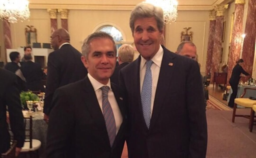 Miguel Ángel Mancera se reúne con John Kerry 