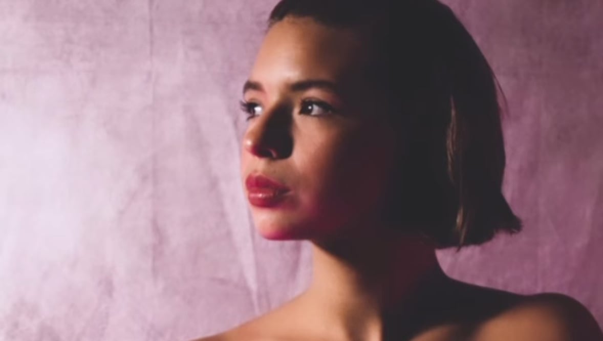 Ángela se inspiró en uno de los icónicos looks de la reina del Tex-Mex. Foto: Instagram @angela_aguilar 