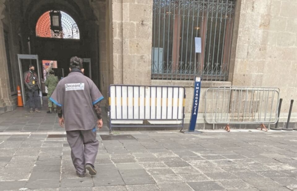 Limpia Palacio Nacional empresa "outsourcing"; paga el salario mínimo