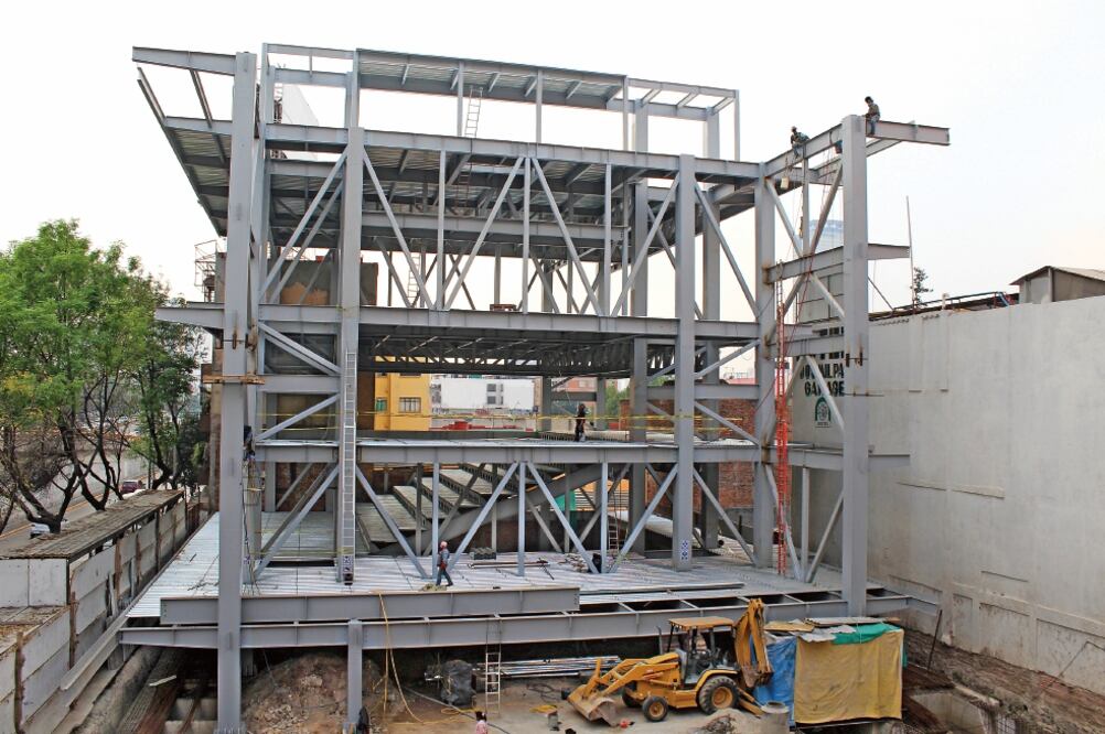 Por casi cuatro décadas fue una sala de convivencia familiar y ensoñación a través del séptimo arte. A partir de los años 90 quedó en el abandono, hasta que comenzó su recuperación en 2014 (CYNTHIA CARRILLO. EL UNIVERSAL)