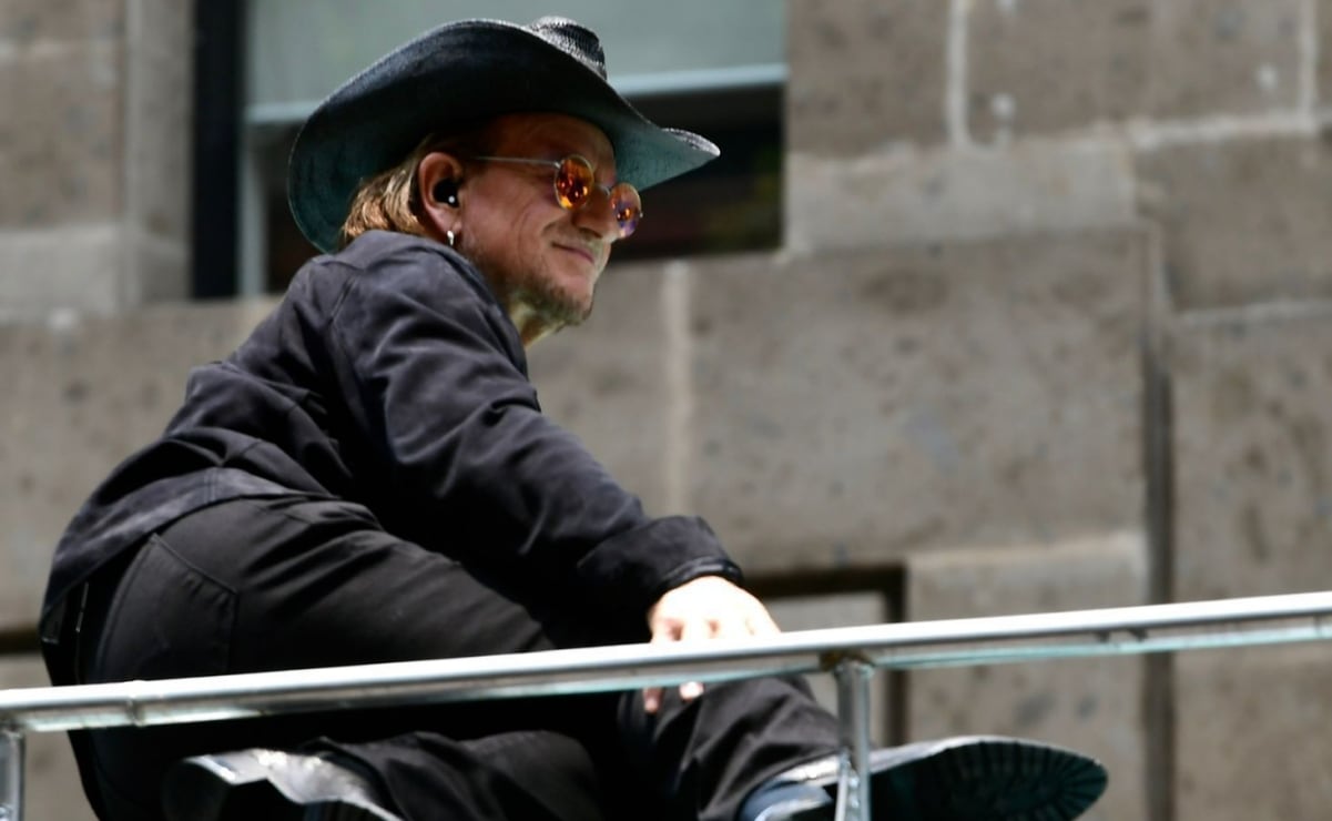 ️Siguen las filmaciones de U2 en el Centro Histórico de la CDMX con motivo del tema “Street of Dreams”, que formará parte del siguiente material discográfico