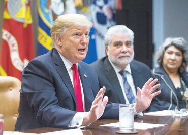 Trump da respiro en EU; reabre 3 semanas el gobierno