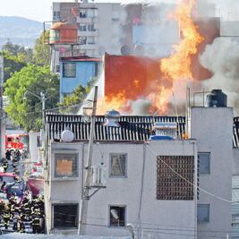 Explosión en fábrica de alcohol deja un herido