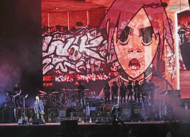 Gorillaz cierra festival con caída y lágrimas de fans