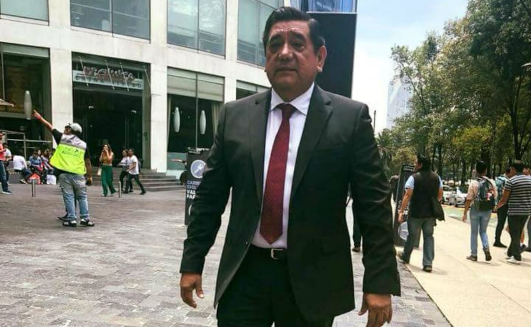 De acuerdo con Salgado Macedonio, "el PRI, de manera perniciosa, ha usado los colores que identifican al lábaro patrio como parte de su emblema". FOTO: @FelixSalMac