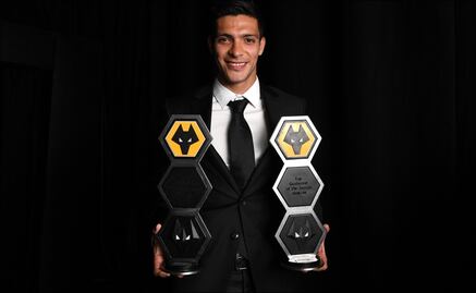 Raúl Jiménez arrasa con los premios del Wolverhampton