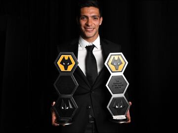 Raúl Jiménez arrasa con los premios del Wolverhampton