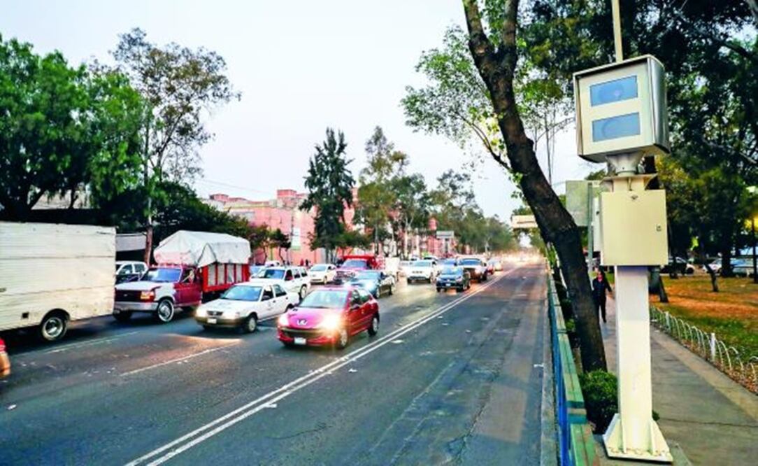 Speed camera in an avenue in Mexico City  - File photo/EL UNIVERSAL
