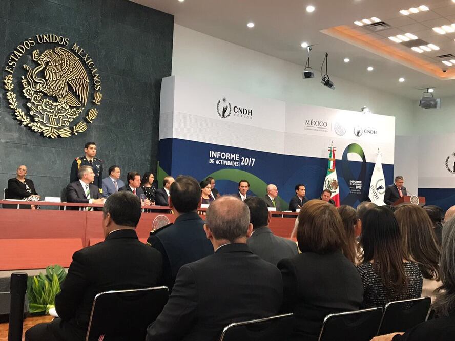 Alfonso Hernández Barrón, presidente de la Comisión, dialogó con el presidente Peña Nieto, a quien solicitó su intervención de acuerdo (Foto: tomada de Twitter @CEDHJ)