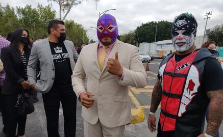 Luchadores llegan a San Lázaro a pedir presupuesto