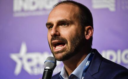 Hijo de Bolsonaro dice que la dictadura en Brasil "podría regresar" 