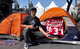 De la caminata con la "Loba" a acampar en el Zócalo; así se prepara fan de Shakira para concierto del 1 de marzo