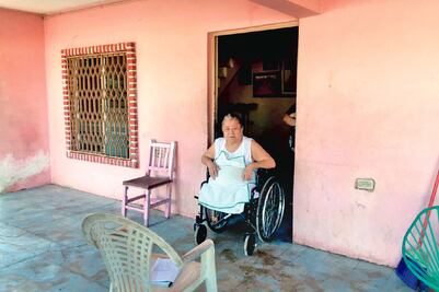 Tras perdón a 3 hijos en Malasia, madre recupera la tranquilidad