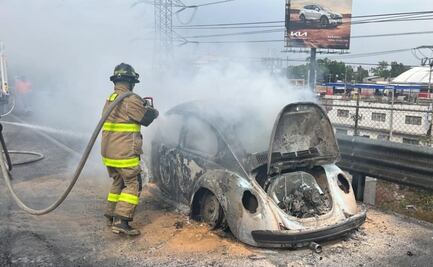 Se incendia vehículo en la México-Pachuca, bomberos ya atienden el siniestro, FOTOS