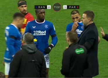 VIDEO: ¡Fair Play! El entrenador de un equipo en Escocia ordenó que se dejen hacer un gol tras jugada polémica