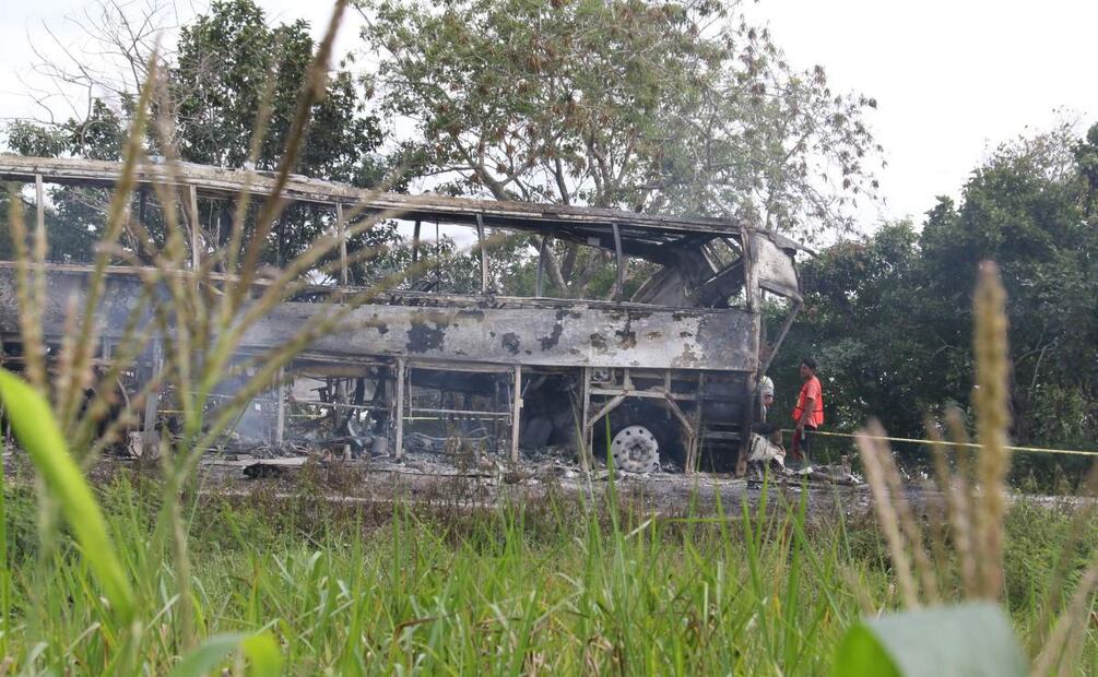 Autoridades han iniciado una investigación sobre el fatal accidente en la carretera Escárcega-Villahermosa (08/02/2025). Foto: Luis Manuel López / EL UNIVERSAL