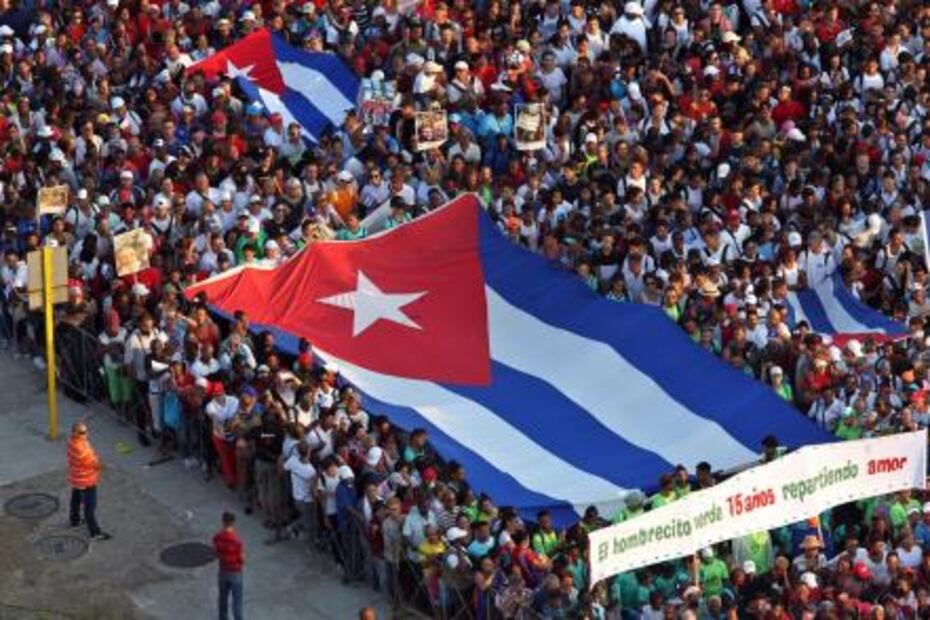 Día del Trabajo. Díaz-Canel y Castro presiden masivo desfile en La Habana