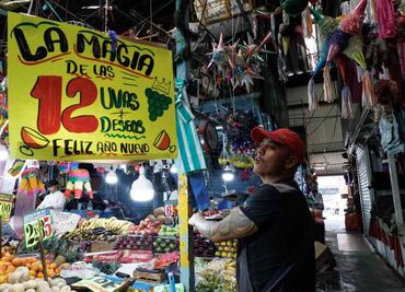 ¡Ya podrás pedir tus deseos comiendo uvas!; el fruto reduce su costo en el Mercado de Jamaica