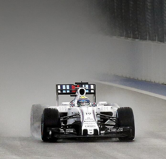 Felipe Massa, de Williams, fue más rápido en la pista de Sochi que Sebastian Vettel (Ferrari) y Valtteri Bottas (MAXIM SHEMETOV. REUTERS)