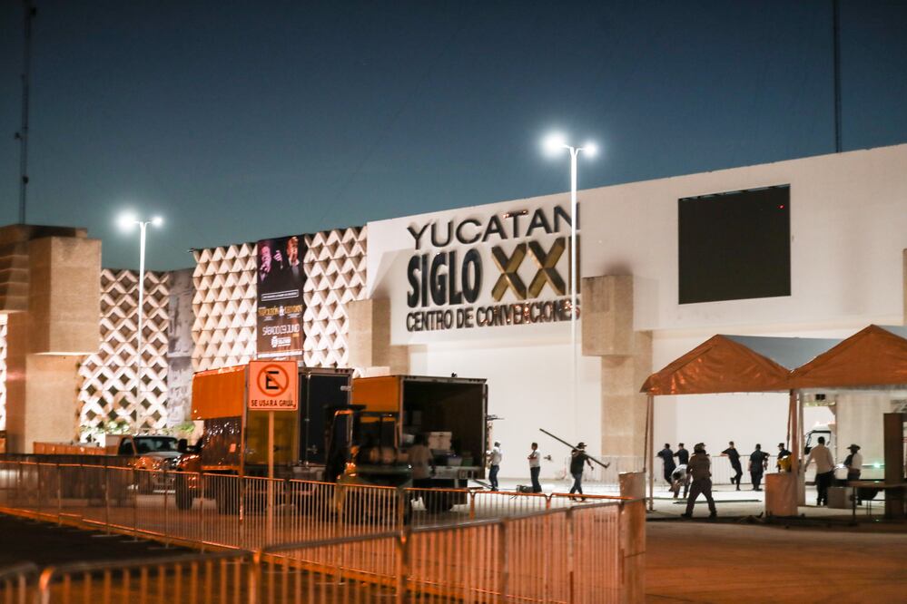 Elementos de seguridad y militares resguardan los alrededores del Centro de Convenciones Siglo XXI, complejo en el que se encuentra el Gran Museo del Mundo Maya (GERMÁN ESPINOSA. EL UNIVERSAL)