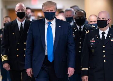 Trump cae en encuestas y arrecian críticas por el manejo de pandemia