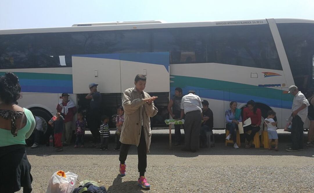 Hoy, el Estado otorgó al menos 800 permisos a hondureños, guatemaltecos, nicaragüenses y salvadoreños para circular libremente por México. Foto: Roselia Chaca / EL UNIVERSAL