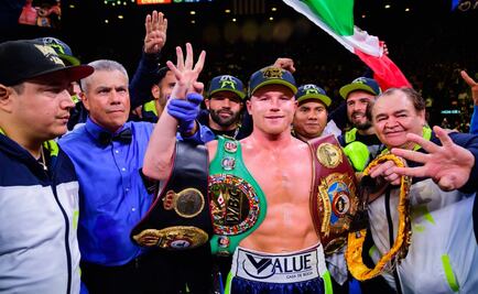 Saúl 'Canelo' Álvarez defeats Sergey Kovalev