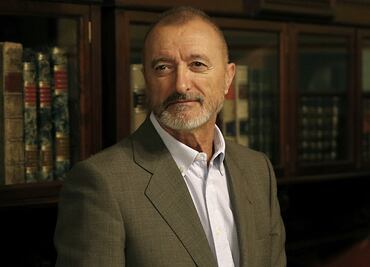 Pérez-Reverte vuelve a disculparse por abusos de la Conquista