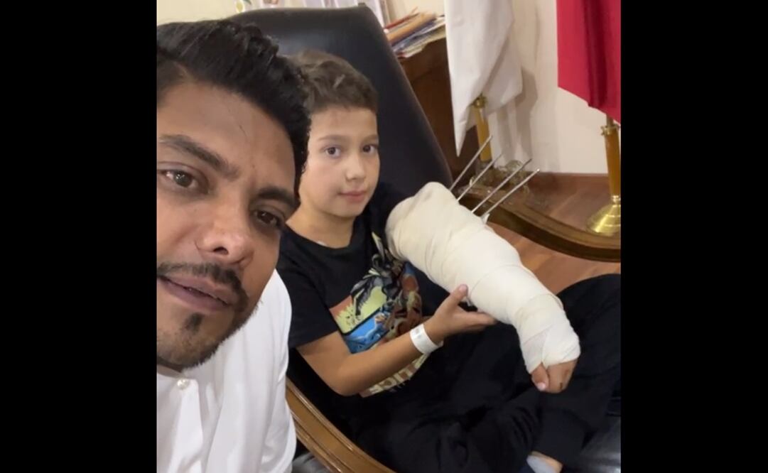 El niño de 9 años de edad se reunió con Aldolfo Cerqueda, edil de Neza, en una transmisión en redes sociales. Foto: captura de video