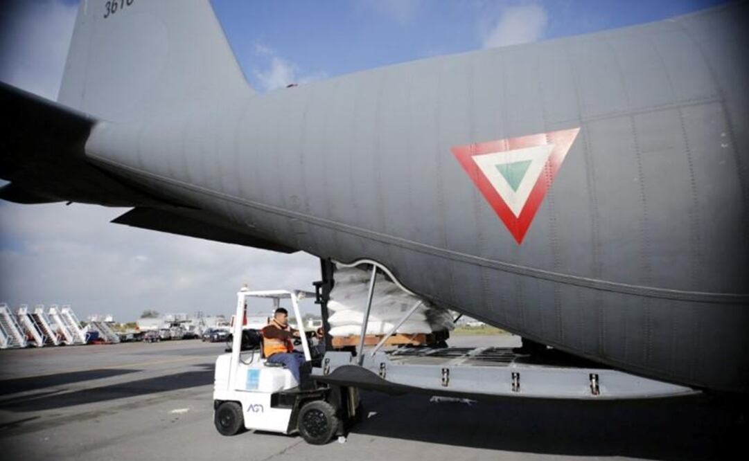 The situation caused by the blockades has prompted the authorities to airlift food. (Photo: Reuters)