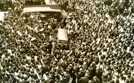 Entre pisotones y lluvia de rosas fue como dieron el último adiós a Agustín Lara hace 50 años