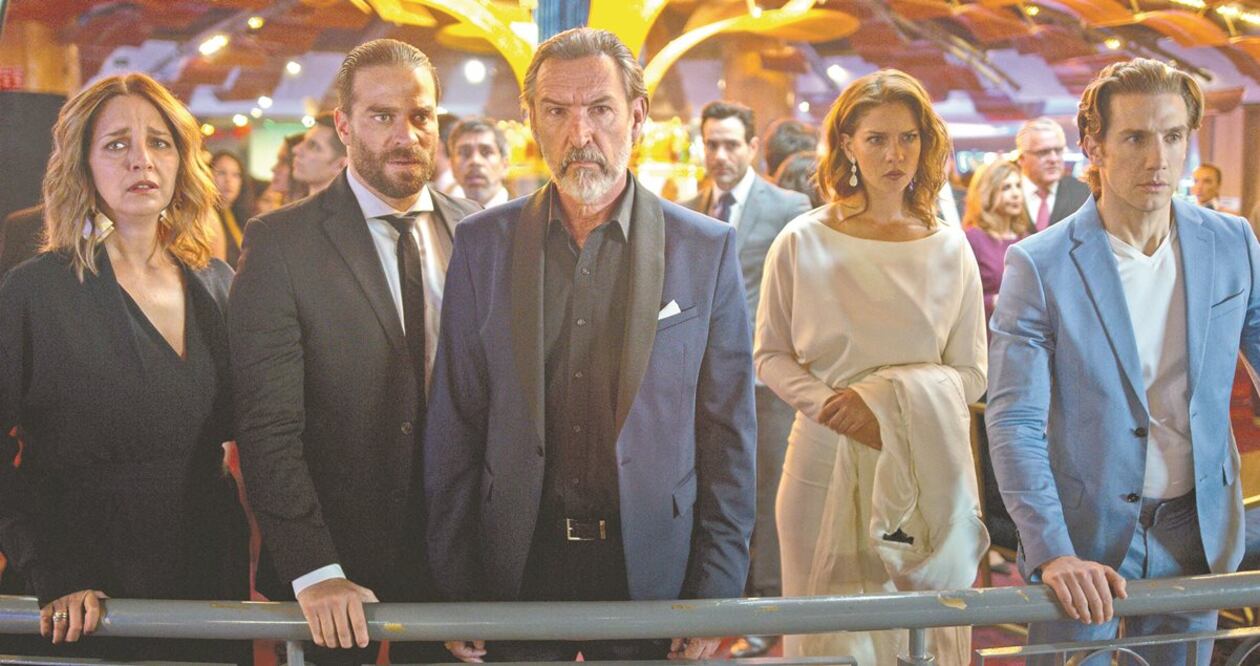 Claudia da vida a Mariana Lazcano, una mujer con poder. Foto: Netflix.