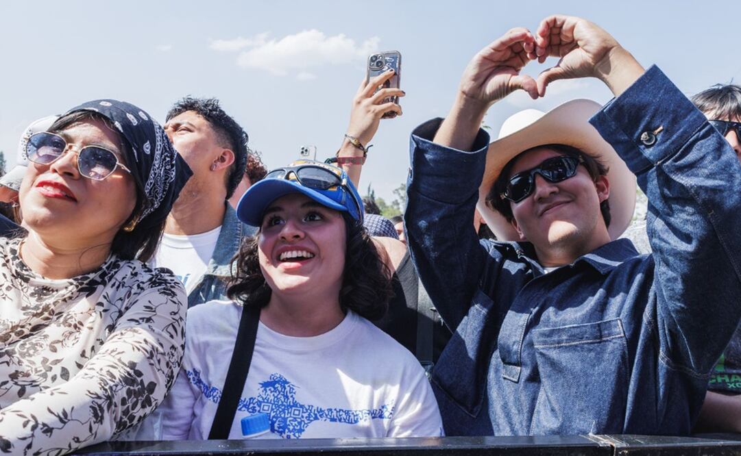 Pese al calor, la gente llega al festival Axe Ceremonia para disfrutar de sus artistas favoritos. Foto: Yaretzy M. Osnaya/ El Universal.