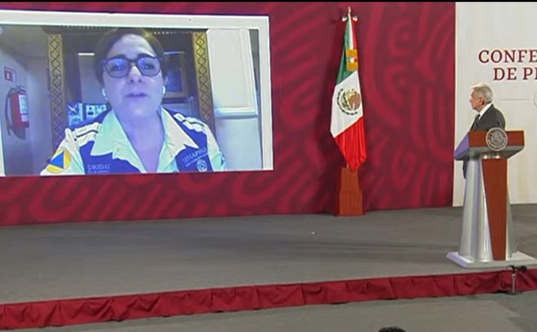 Laura Velázquez Alzúa, coordinadora Nacional de Protección Civil, vía remota en la conferencia del presidente, informa los avances en el rescate de mineros. Foto: Especial