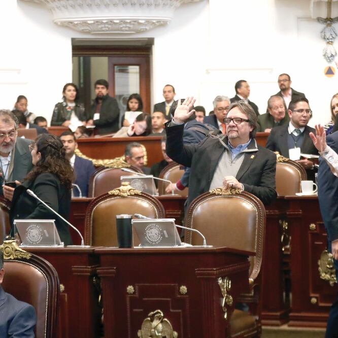 Los diputados del Congreso de la Ciudad de México definirán hoy los recursos a ejercer durante 2019, motivo por el que se inconformaron ante el presupuesto que les fijó el Gobierno central. (ALEJANDRA LEYVA. EL UNIVERSAL)