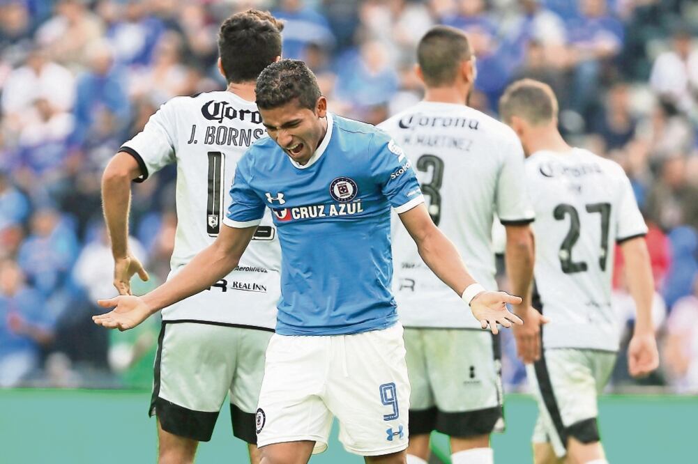 Joao Rojas lamentó una oportunidad dorada de gol que Volpi atajó (JOSÉ MÉNDEZ. EFE)