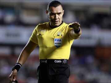 Las polémicas del 'Gato' Ortiz ante Cruz Azul