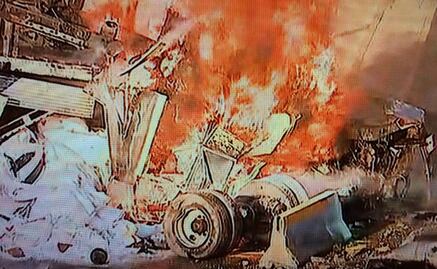 Tráiler vuelca y se incendia en autopista México-Toluca 